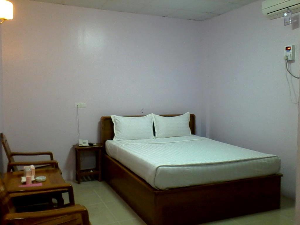 Aung Tha Pyay Hotel 3 Янгон Номер фото